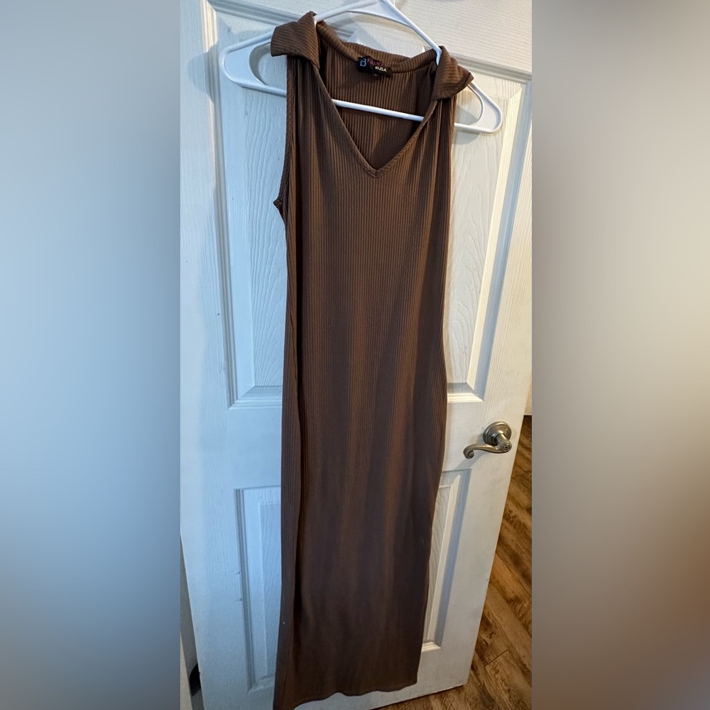 Medium Ribbed Maxi Dress with slit